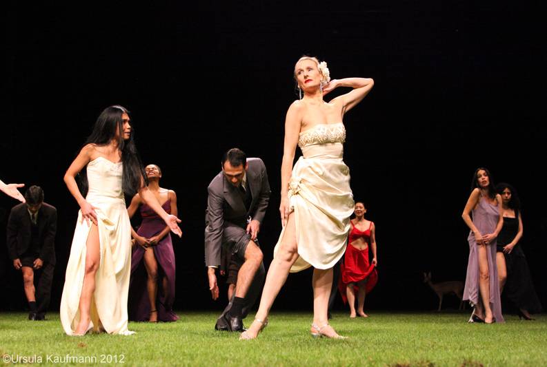 Pina Bausch 1980 Ein Stuck Von Pina Bausch Ursula Kaufmann