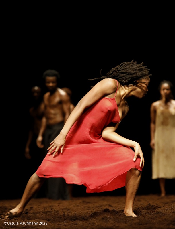 Pina Bausch Das Frühlingsopfer Chr Pina Bausch mit afrikanischen